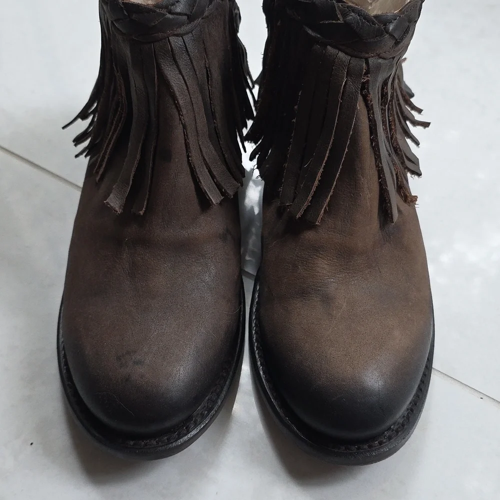 New without box Freebird Sally Boots Brown Fringe Ankle Booties Distressed sz 9 - Picture 2 of 7